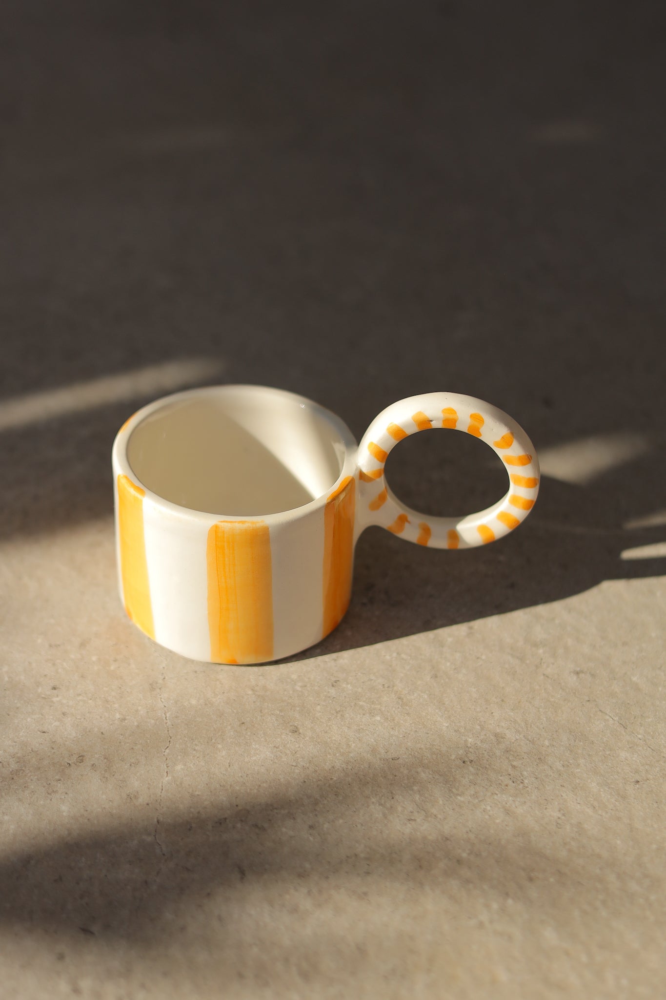 TAZA RAYAS AMARILLAS