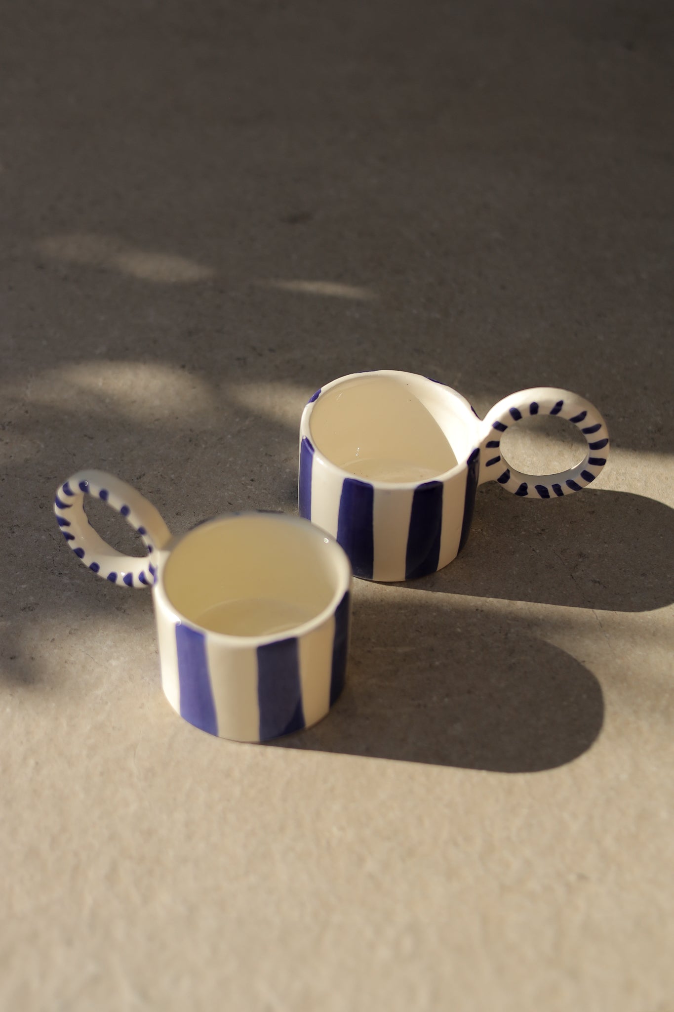 TAZA RAYAS AZULES