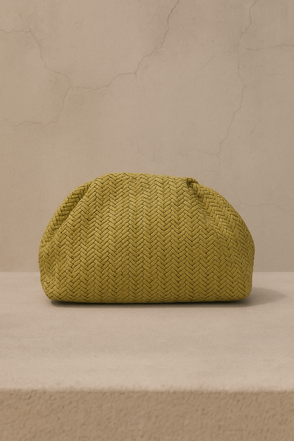 Bolso de mano de rafia en verde con dorado