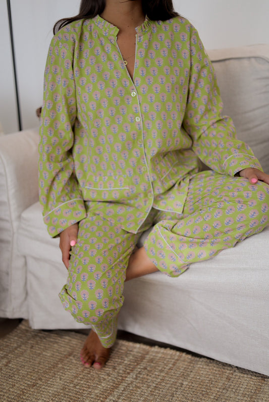 Pijama estampado verde lima
