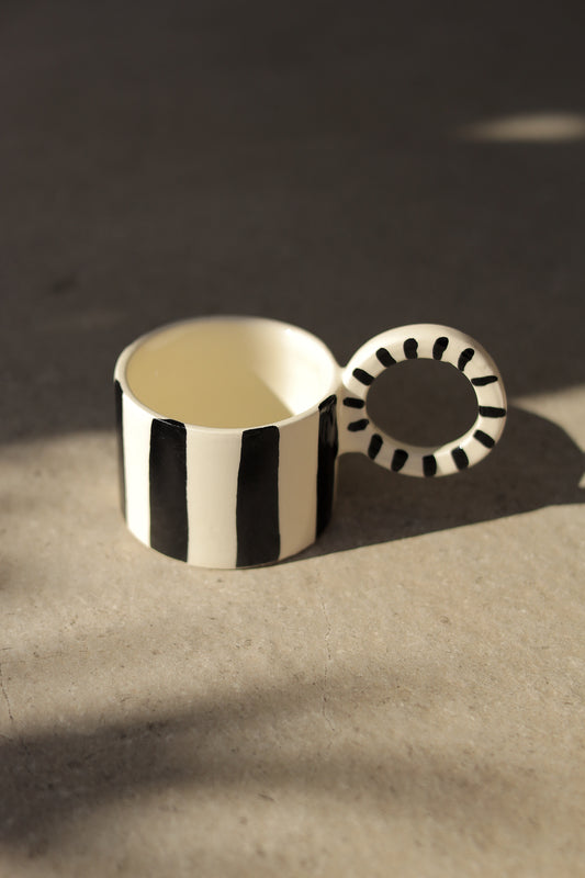 TAZA RAYAS NEGRAS